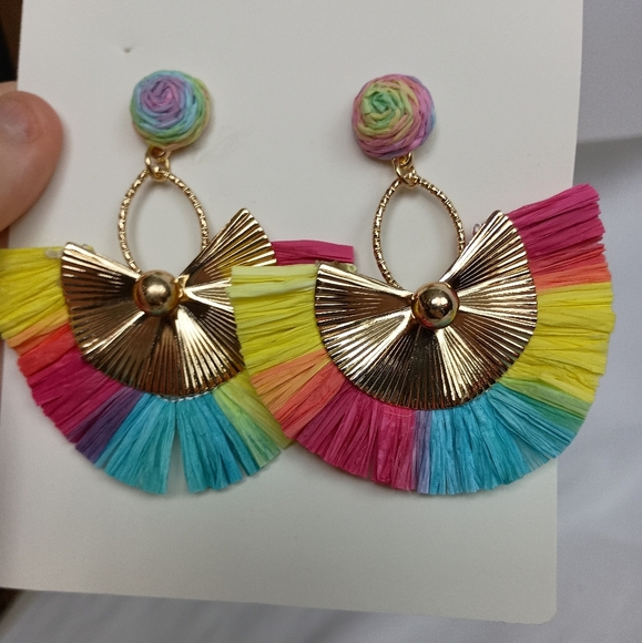 2/30$ Or 3/$35 Colorful Summer Tassel Earrings (#0283) - Picture 3 of 3